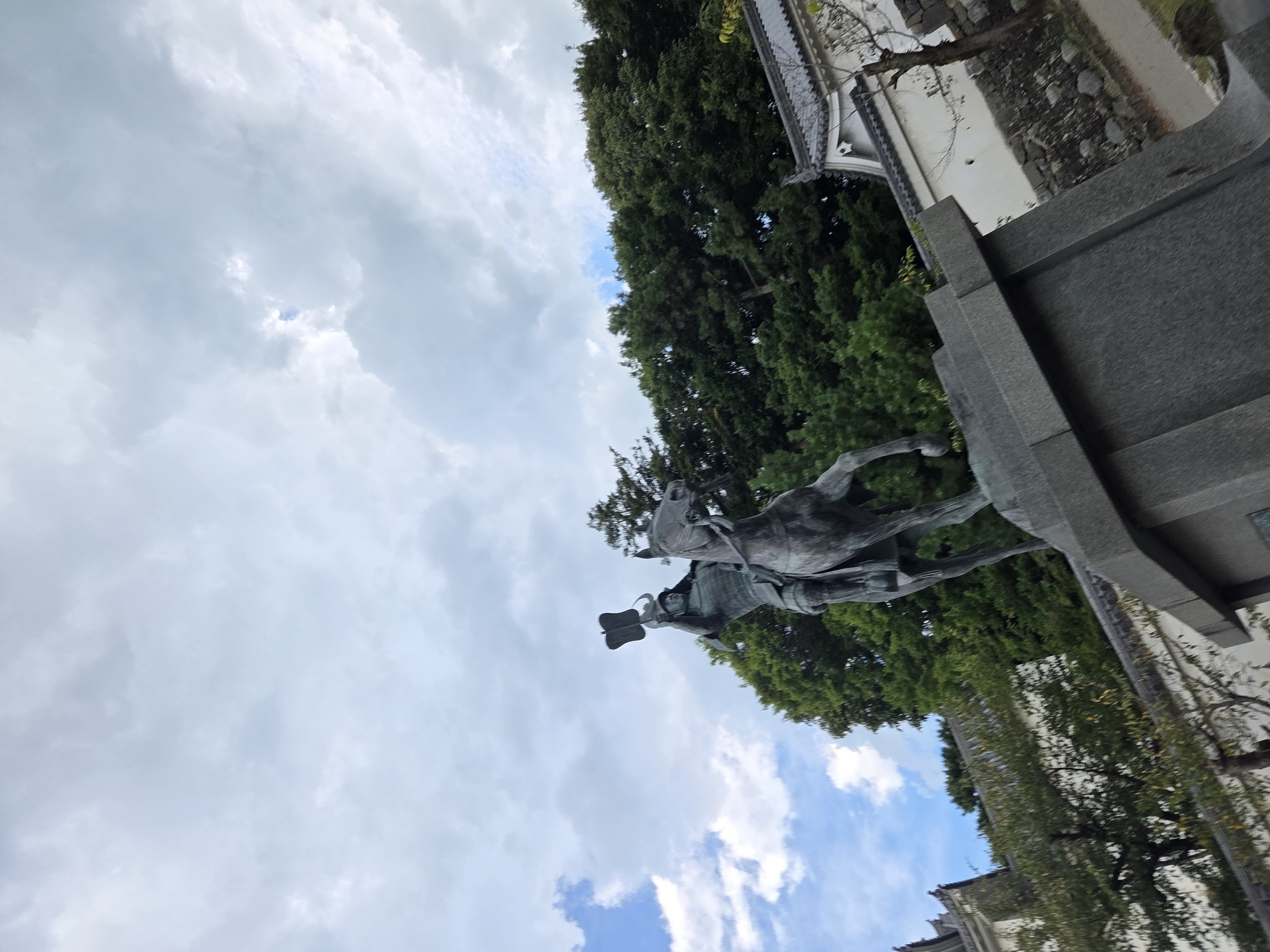 騎馬像