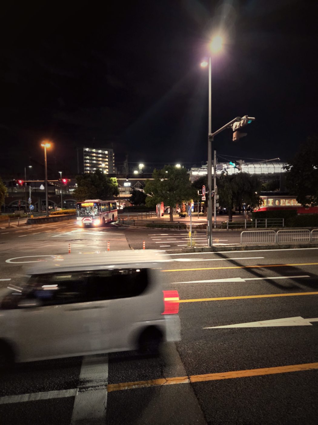 夜の交差点